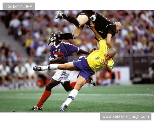 深度剖析世界杯新闻评论：关注赛事背后的精彩瞬间